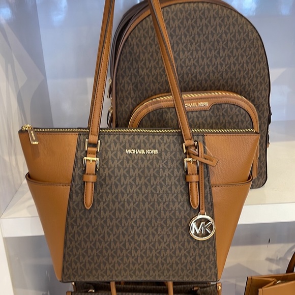 MICHAEL KORS CHARLOTTE LARGE TOP ZIP Tote bag   
Brown 
NWT - Picture 6 of 16